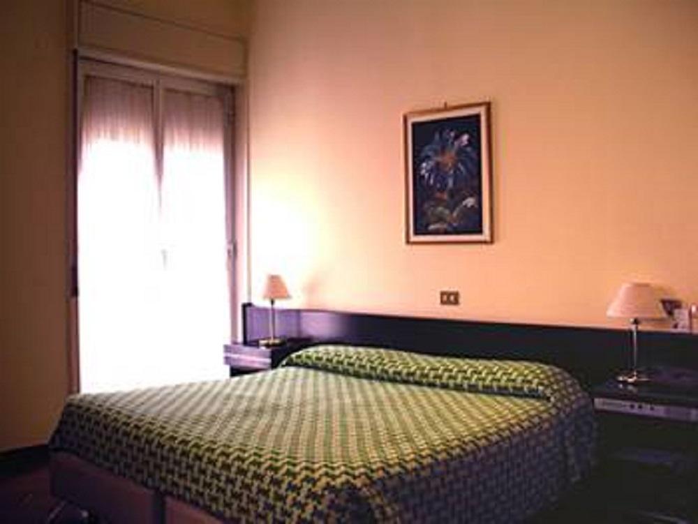 Hotel Crisol Europa Palermo Esterno foto