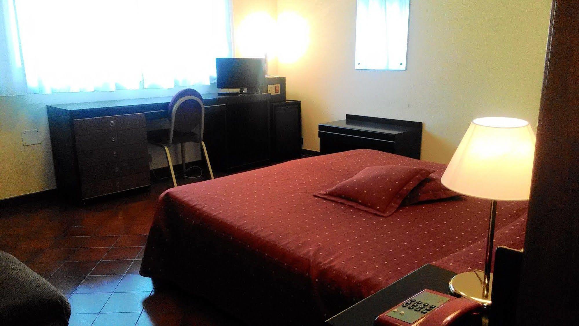 Hotel Crisol Europa Palermo Esterno foto